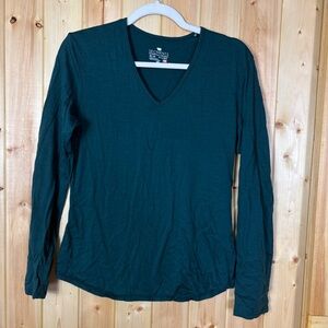 Seg’ments women’s merino wool base layer medium green v neck long sleeve hiking